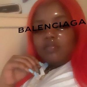 Meet your Posher, Yvette